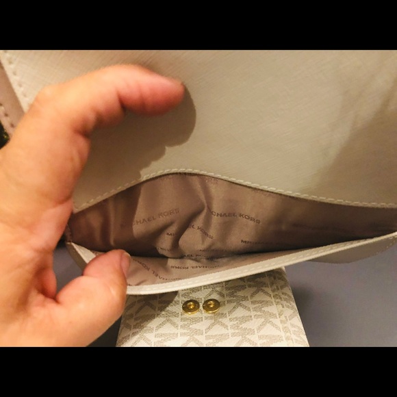 Sneaker and wallet new, MK size 6m - Picture 14 of 16